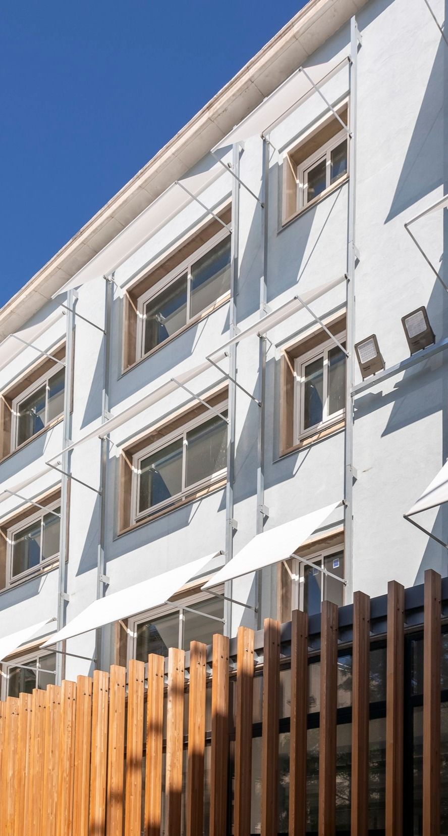 Fotografía de arquitectura ventanas blancas