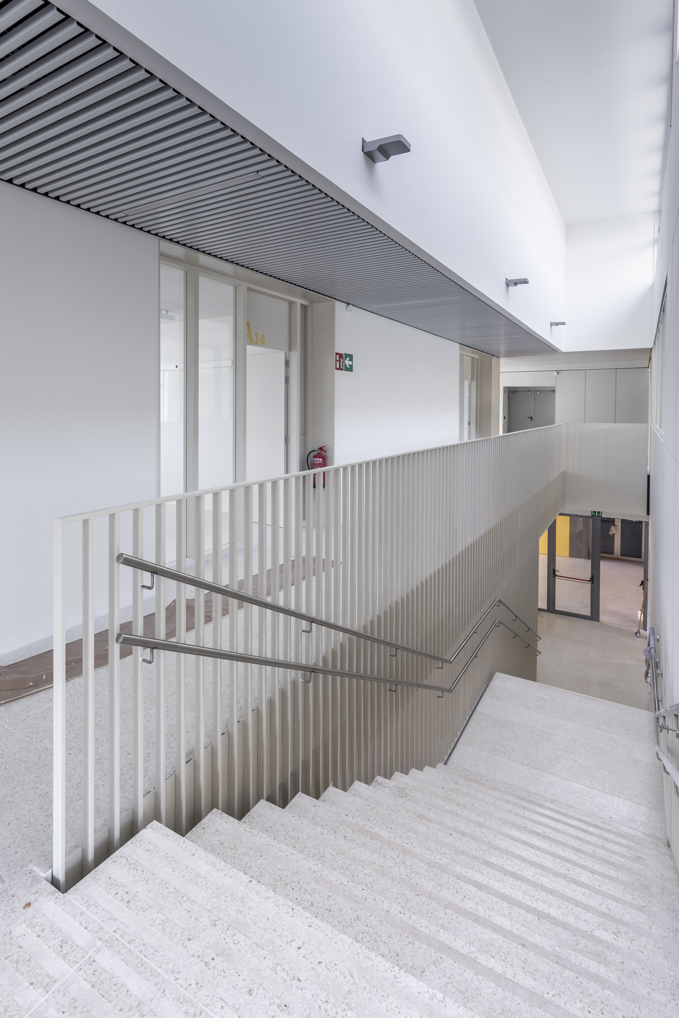 Fotógrafo en Barcelona, Comunión, Bautizo, Boda, Producto, Arquitectura, Book, Gastronómica - escola-gava-mar-013.jpg
